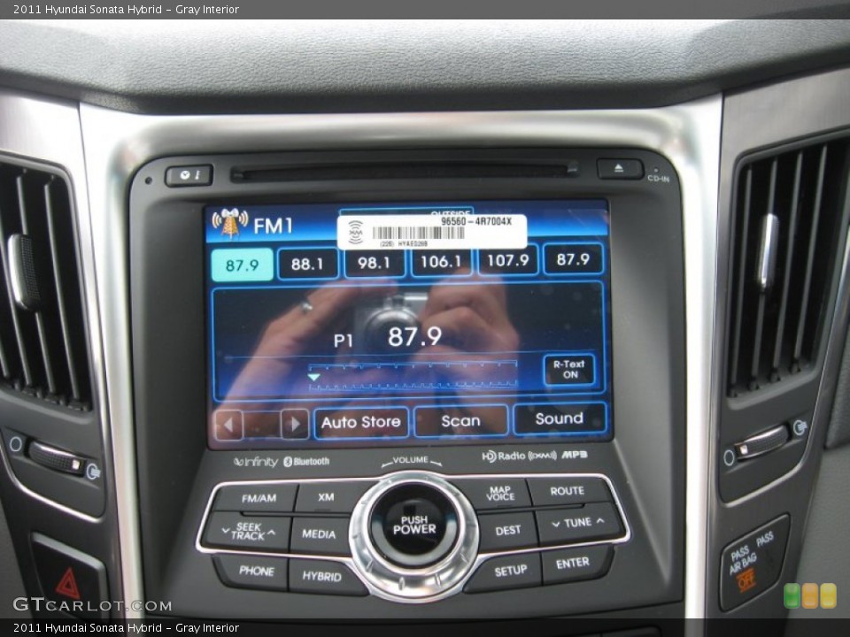 Gray Interior Controls for the 2011 Hyundai Sonata Hybrid #54663701