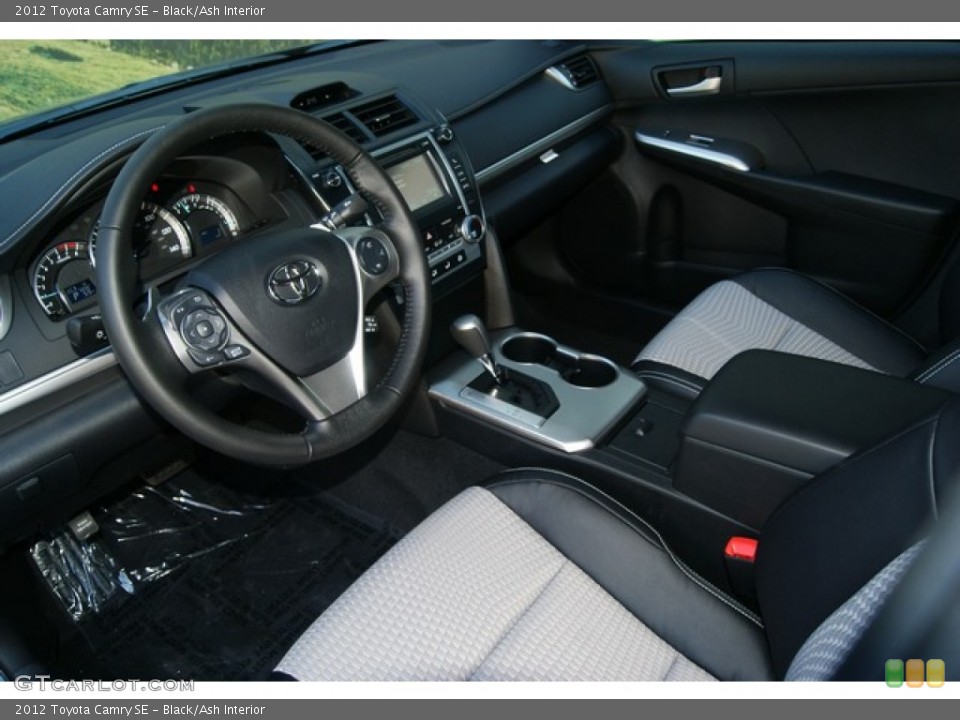 Black/Ash Interior Photo for the 2012 Toyota Camry SE #54674319