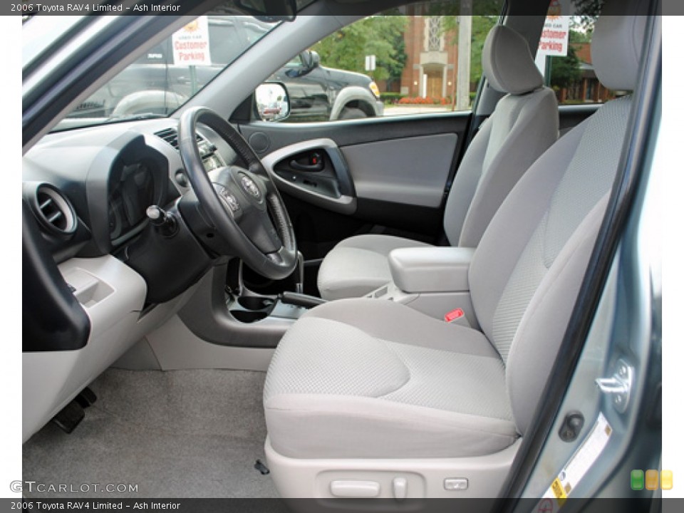 Ash Interior Photo for the 2006 Toyota RAV4 Limited #54677832