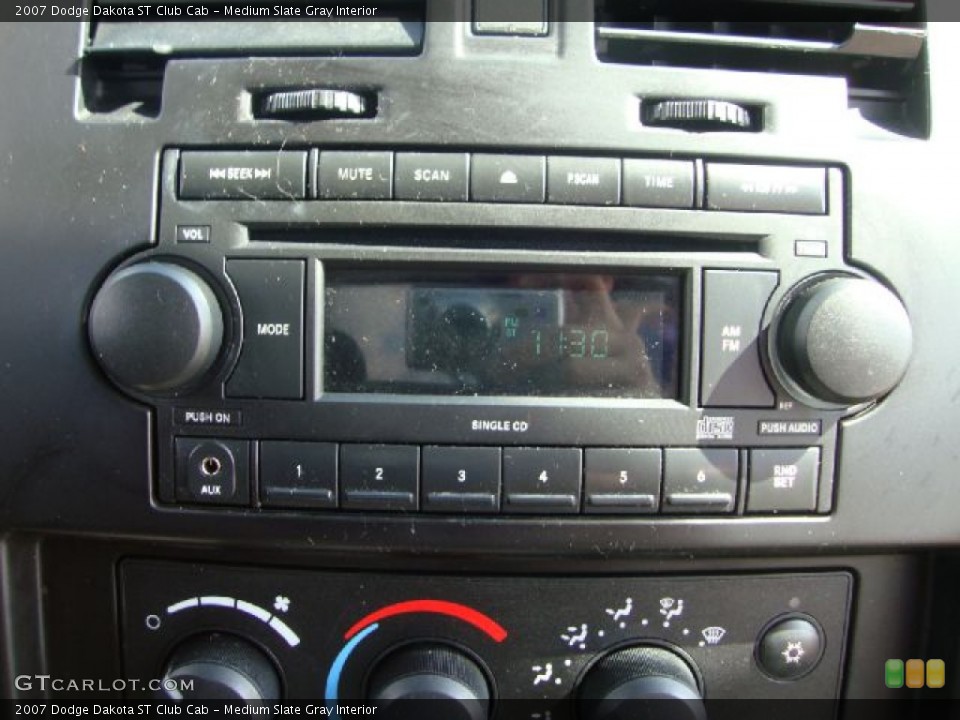 Medium Slate Gray Interior Audio System for the 2007 Dodge Dakota ST Club Cab #54678580