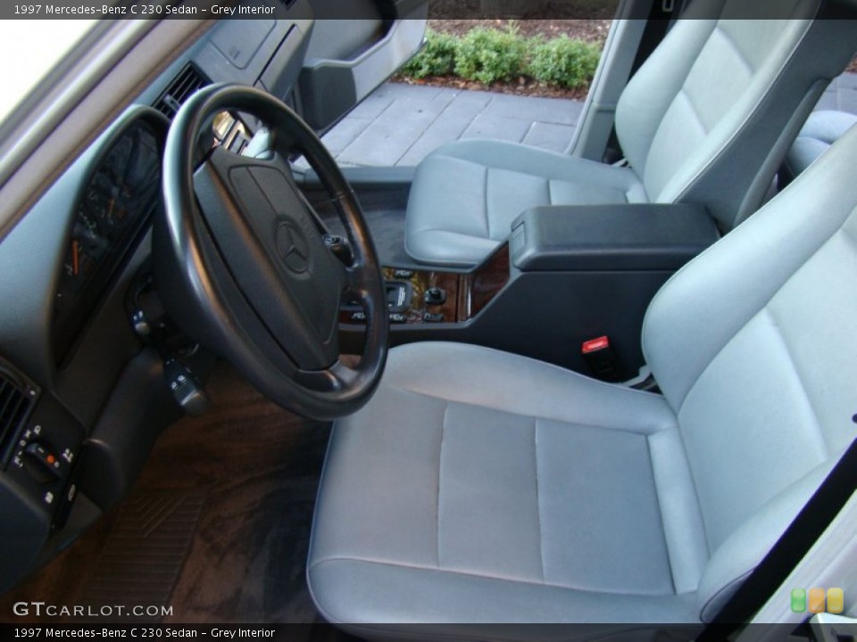 Grey Interior Photo for the 1997 Mercedes-Benz C 230 Sedan #54680999