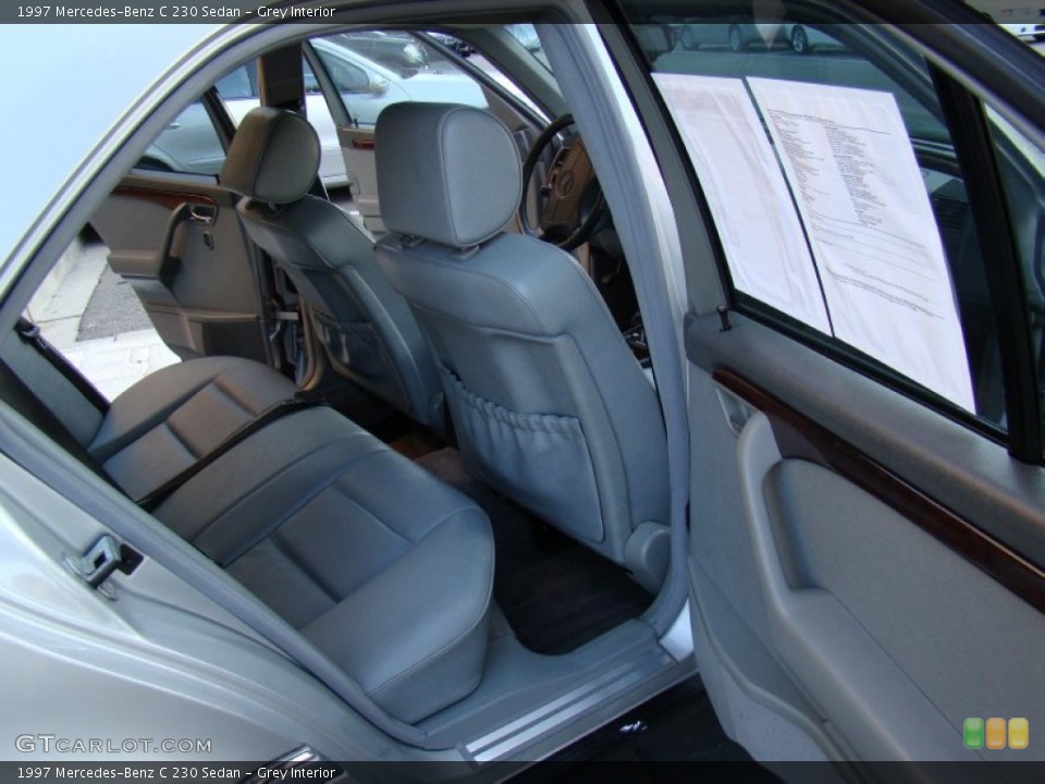 Grey Interior Photo for the 1997 Mercedes-Benz C 230 Sedan #54681021