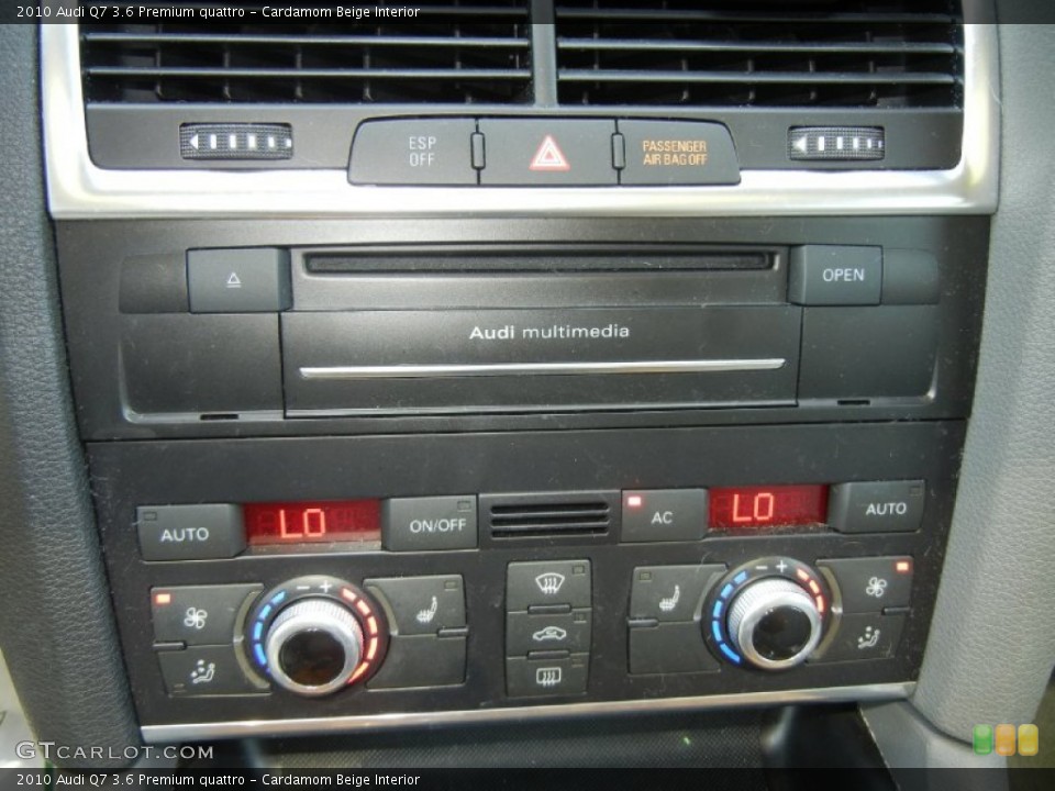 Cardamom Beige Interior Controls for the 2010 Audi Q7 3.6 Premium quattro #54686114