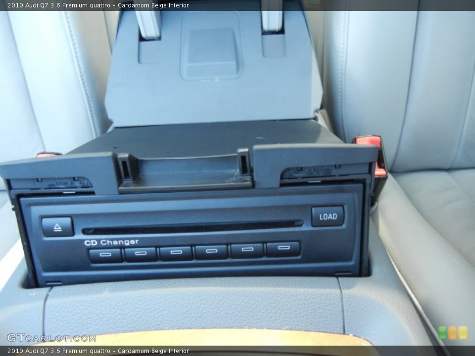 Cardamom Beige Interior Audio System for the 2010 Audi Q7 3.6 Premium quattro #54686174