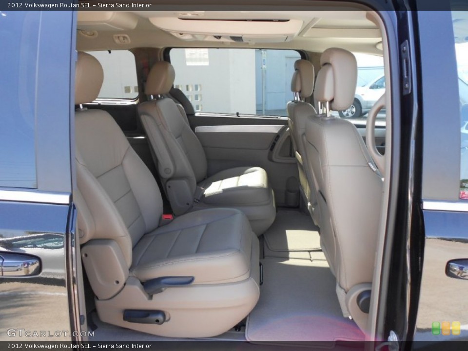 Sierra Sand Interior Photo for the 2012 Volkswagen Routan SEL #54697701