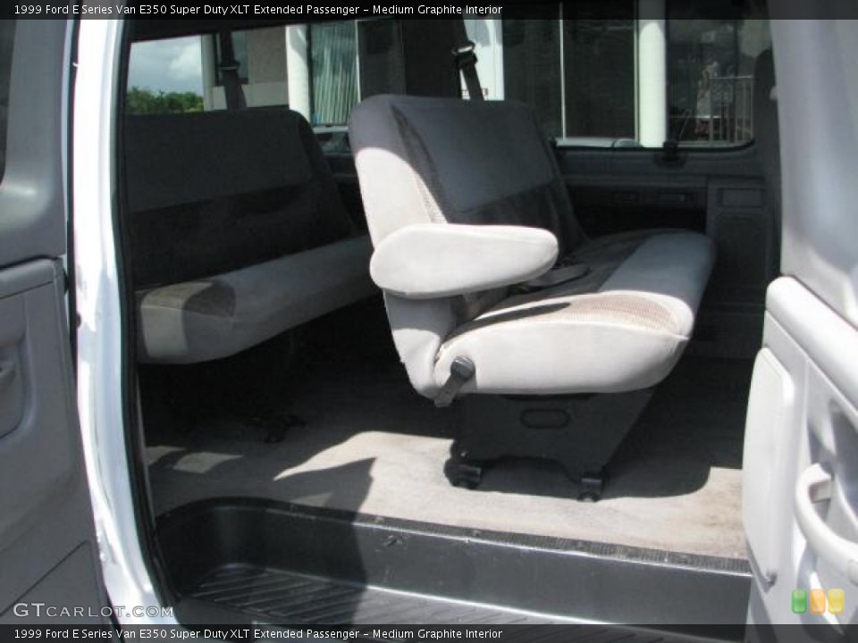 Medium Graphite Interior Photo for the 1999 Ford E Series Van E350 Super Duty XLT Extended Passenger #54699319