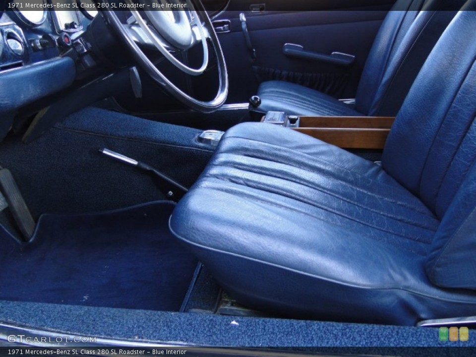 Blue Interior Photo for the 1971 Mercedes-Benz SL Class 280 SL Roadster #54704086