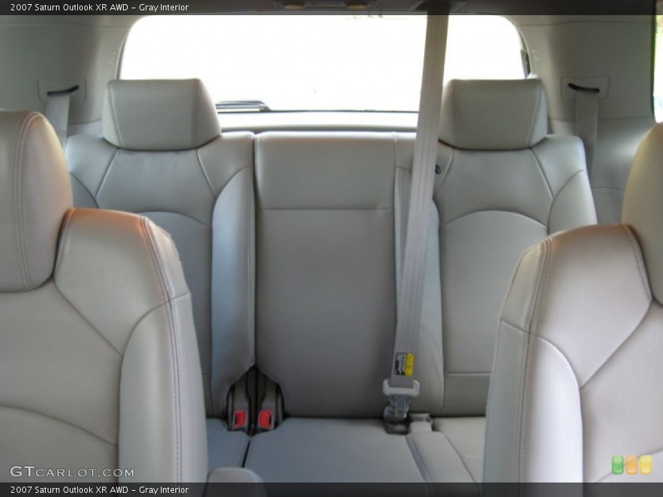 Gray Interior Photo for the 2007 Saturn Outlook XR AWD #54705524