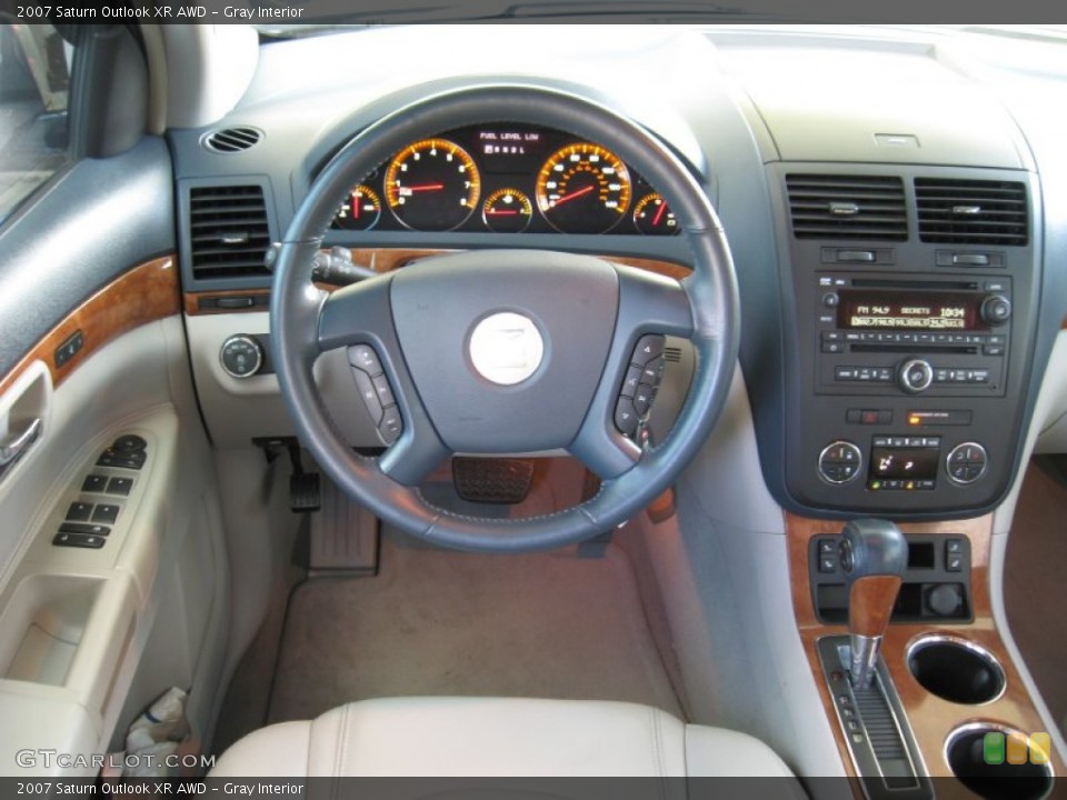 Gray Interior Dashboard for the 2007 Saturn Outlook XR AWD #54705575