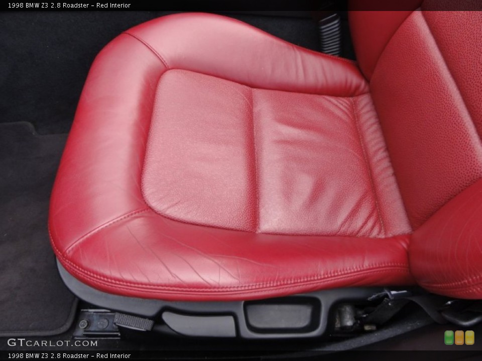 Red Interior Photo for the 1998 BMW Z3 2.8 Roadster #54715711