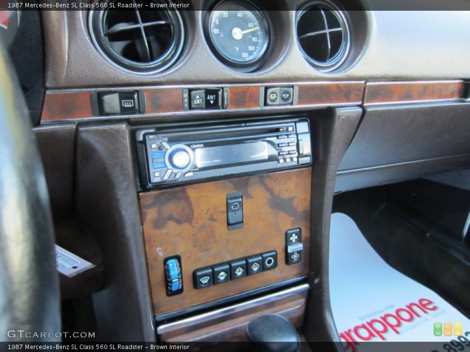 Brown Interior Controls for the 1987 Mercedes-Benz SL Class 560 SL Roadster #54719902