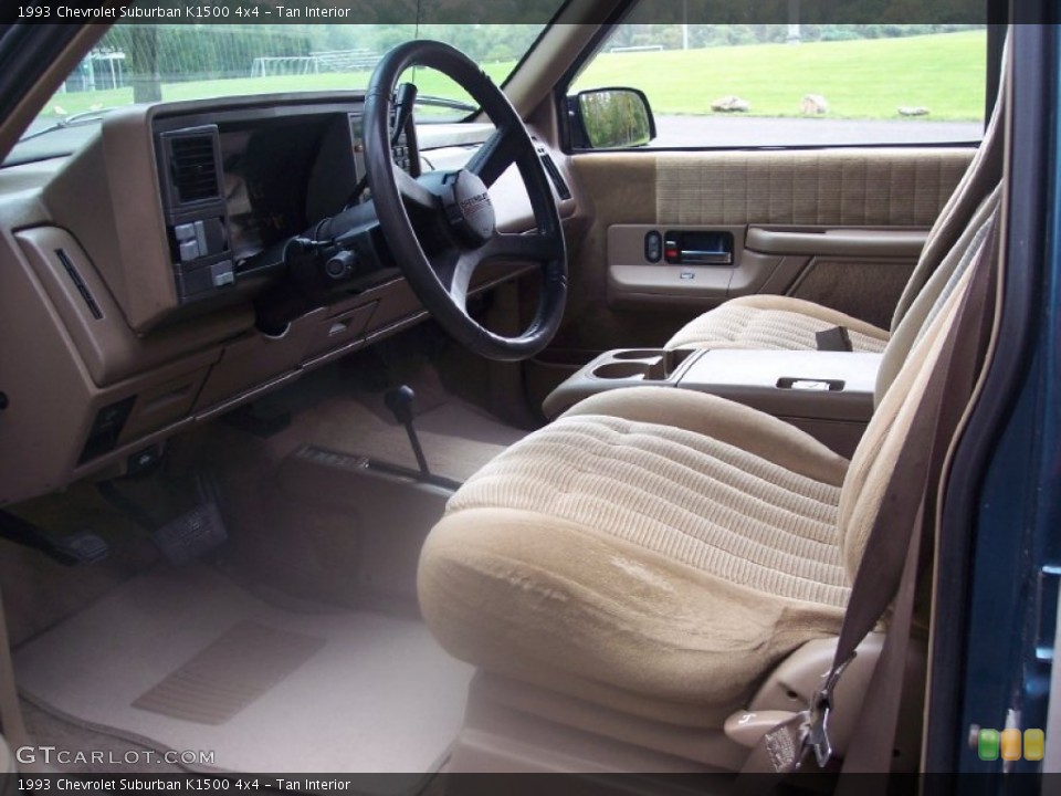 Tan Interior Photo for the 1993 Chevrolet Suburban K1500 4x4 #54723970