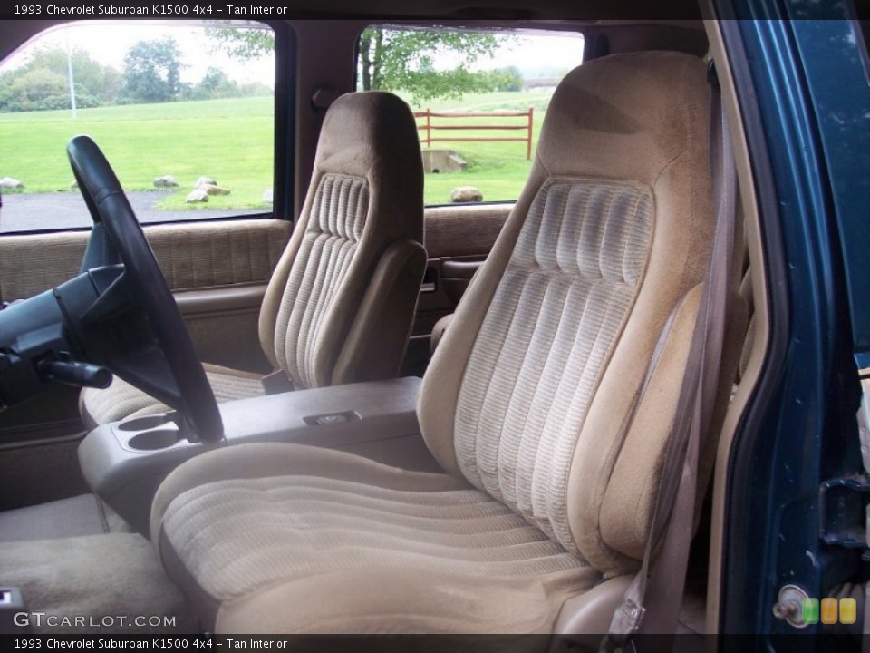 Tan Interior Photo for the 1993 Chevrolet Suburban K1500 4x4 #54723979