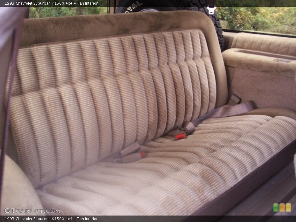 Tan Interior Photo for the 1993 Chevrolet Suburban K1500 4x4 #54724099