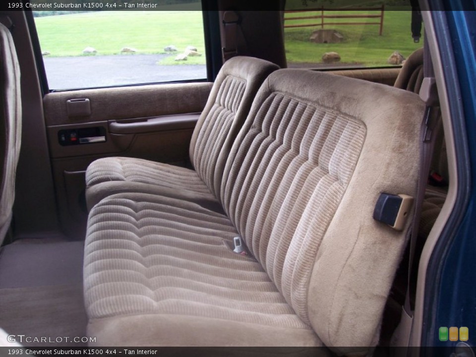 Tan Interior Photo for the 1993 Chevrolet Suburban K1500 4x4 #54724117