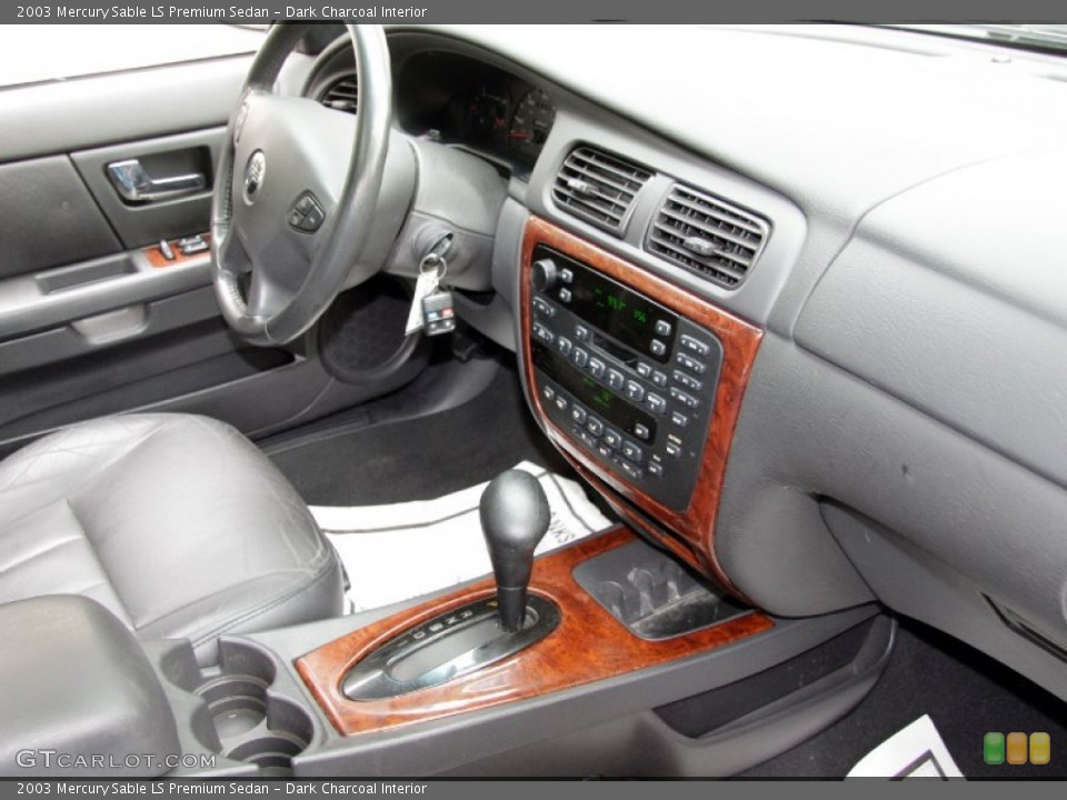 Dark Charcoal Interior Photo for the 2003 Mercury Sable LS Premium Sedan #54725104
