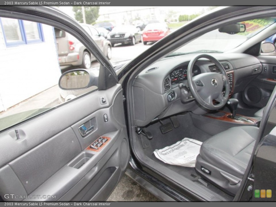 Dark Charcoal Interior Photo for the 2003 Mercury Sable LS Premium Sedan #54725164