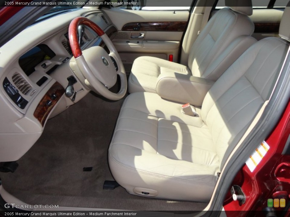 Medium Parchment Interior Photo for the 2005 Mercury Grand Marquis Ultimate Edition #54727852
