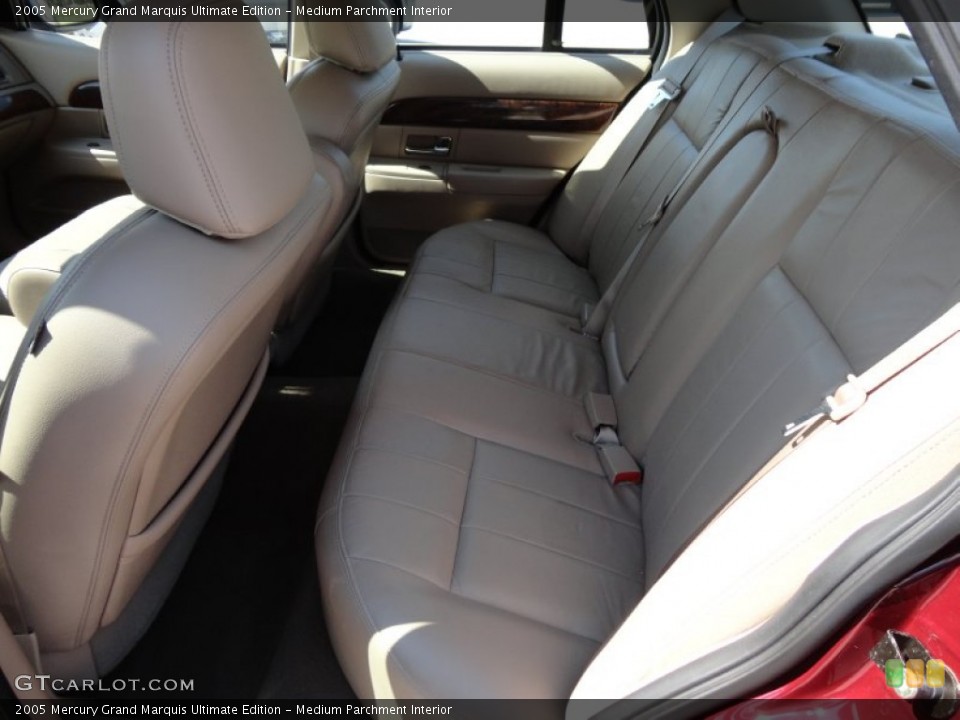 Medium Parchment Interior Photo for the 2005 Mercury Grand Marquis Ultimate Edition #54727858