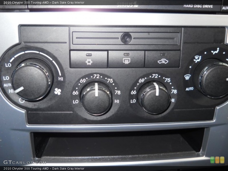 Dark Slate Gray Interior Controls for the 2010 Chrysler 300 Touring AWD #54730991