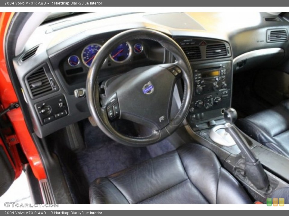 R Nordkap Black/Blue Interior Photo for the 2004 Volvo V70 R AWD #54743334