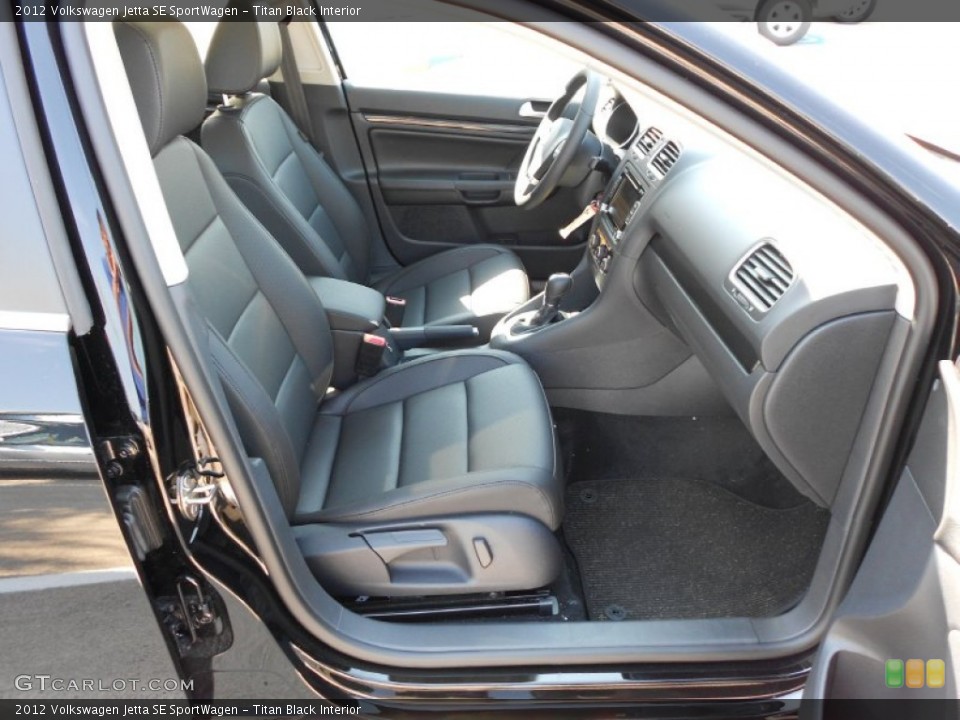 Titan Black Interior Photo for the 2012 Volkswagen Jetta SE SportWagen #54749085