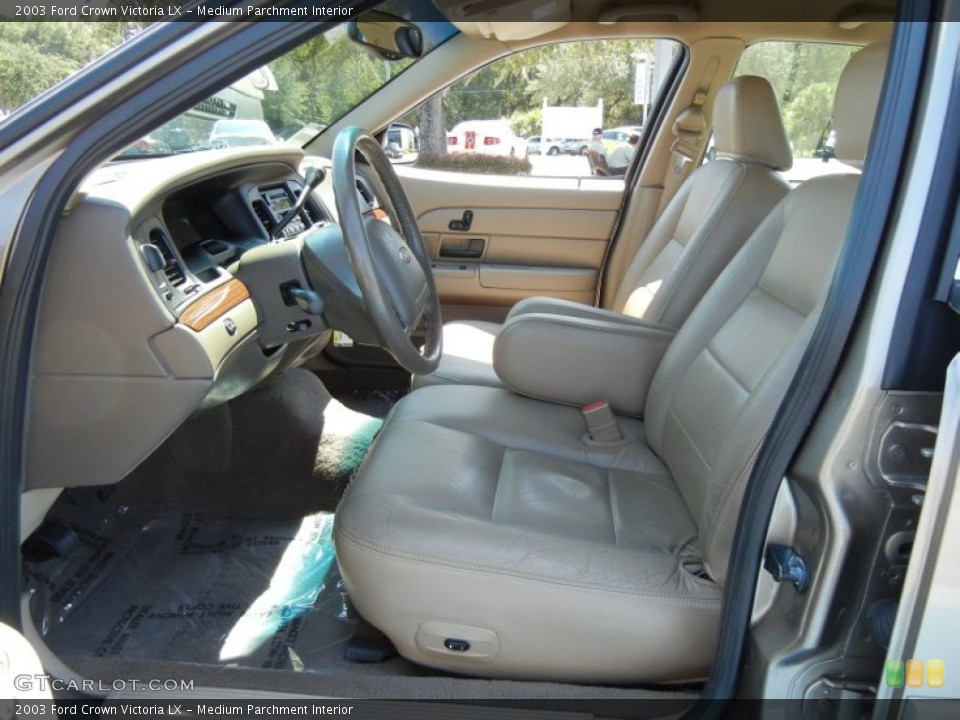 Medium Parchment Interior Photo for the 2003 Ford Crown Victoria LX #54755037