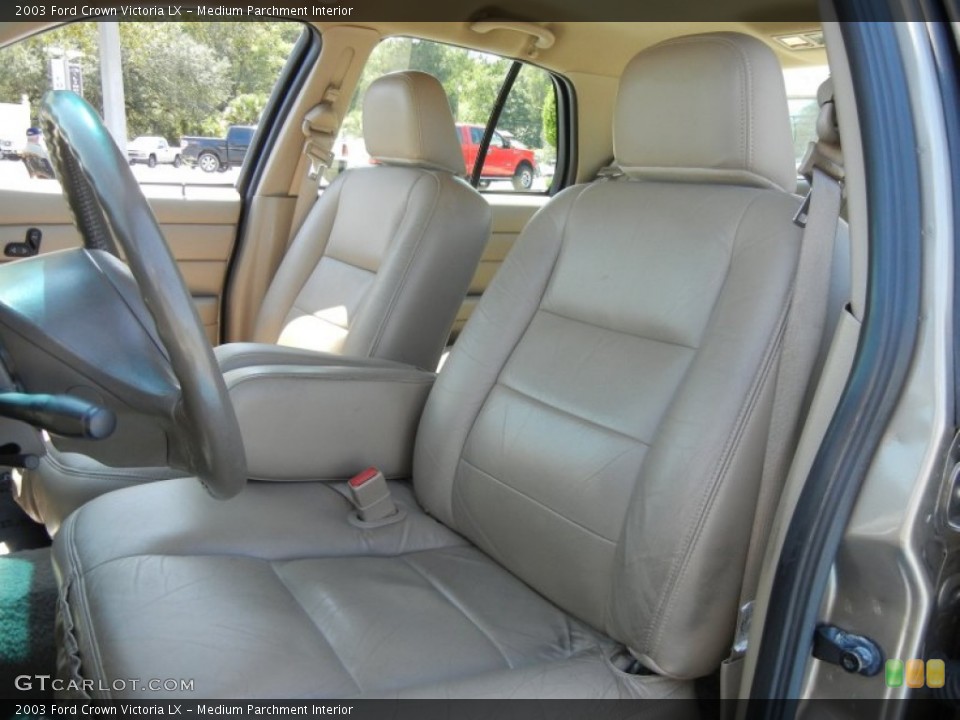 Medium Parchment Interior Photo for the 2003 Ford Crown Victoria LX #54755046