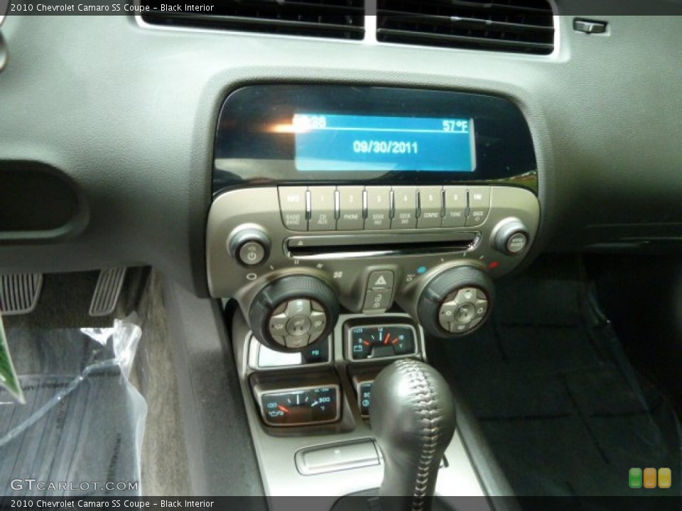 Black Interior Controls for the 2010 Chevrolet Camaro SS Coupe #54764881