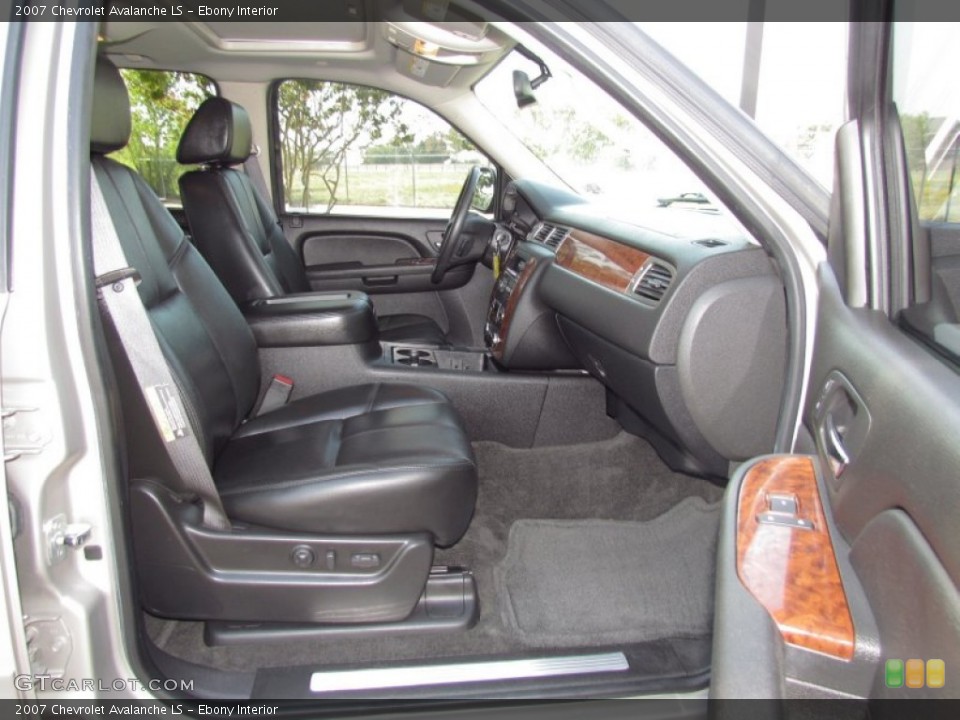 Ebony Interior Photo for the 2007 Chevrolet Avalanche LS #54766053