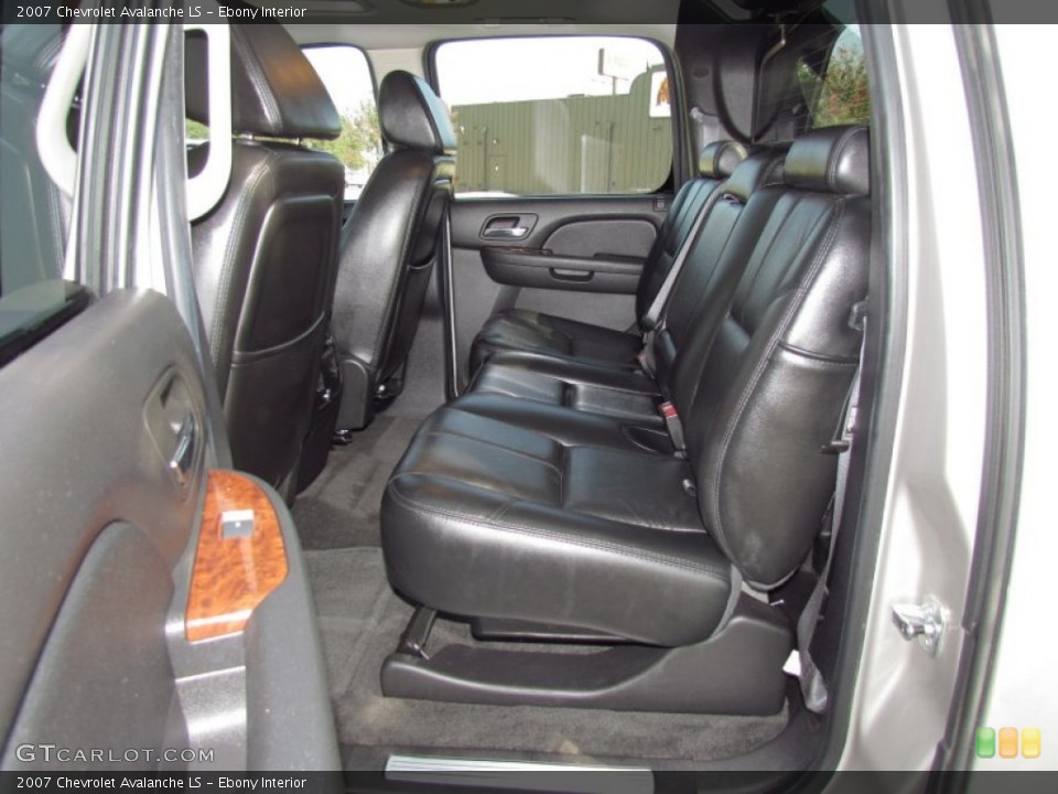 Ebony Interior Photo for the 2007 Chevrolet Avalanche LS #54766071