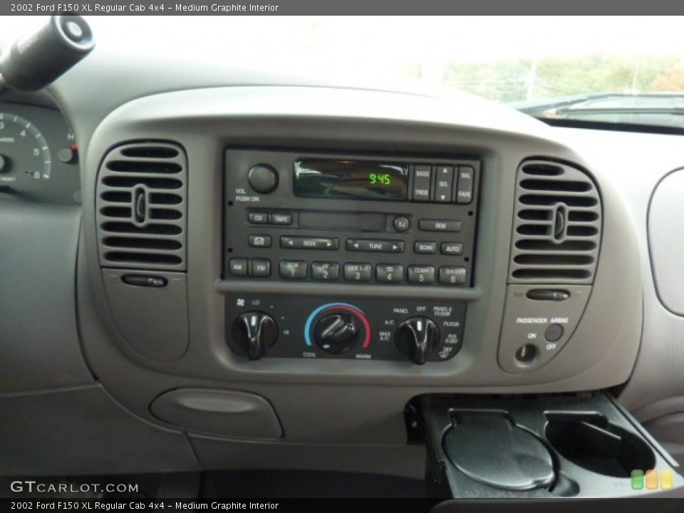 Medium Graphite Interior Controls for the 2002 Ford F150 XL Regular Cab 4x4 #54770739