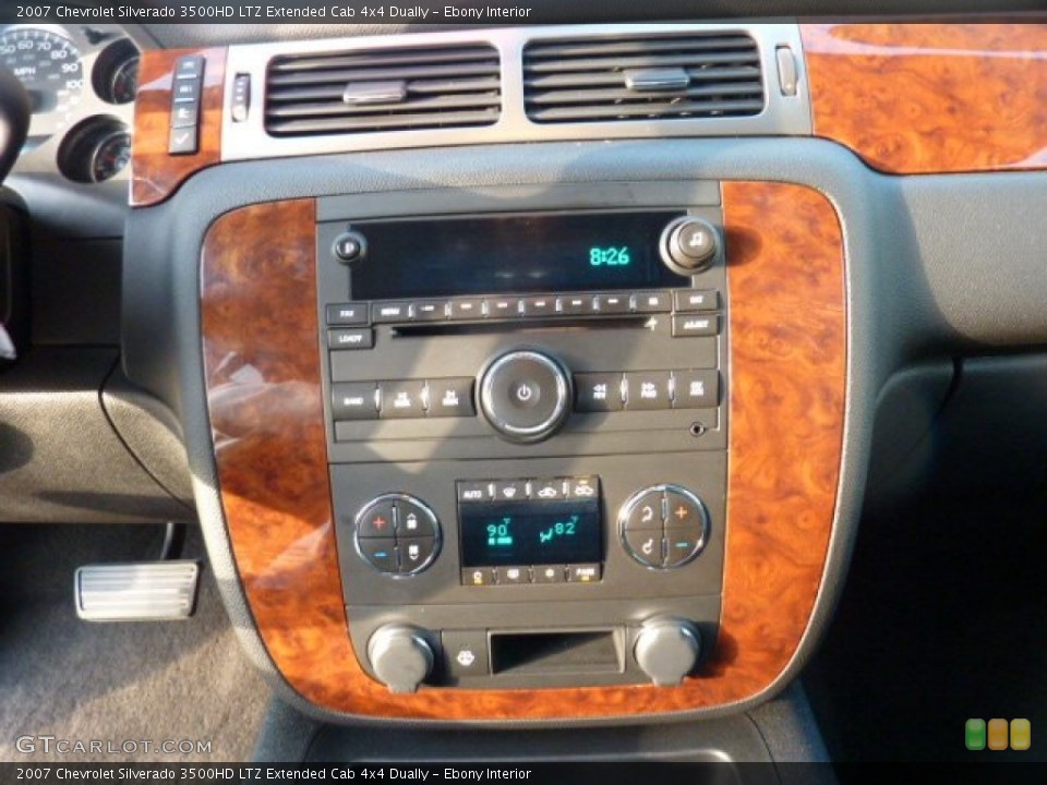 Ebony Interior Controls for the 2007 Chevrolet Silverado 3500HD LTZ Extended Cab 4x4 Dually #54771427