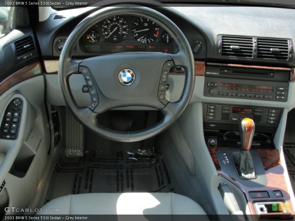 Grey Interior Dashboard for the 2003 BMW 5 Series 530i Sedan #54788334