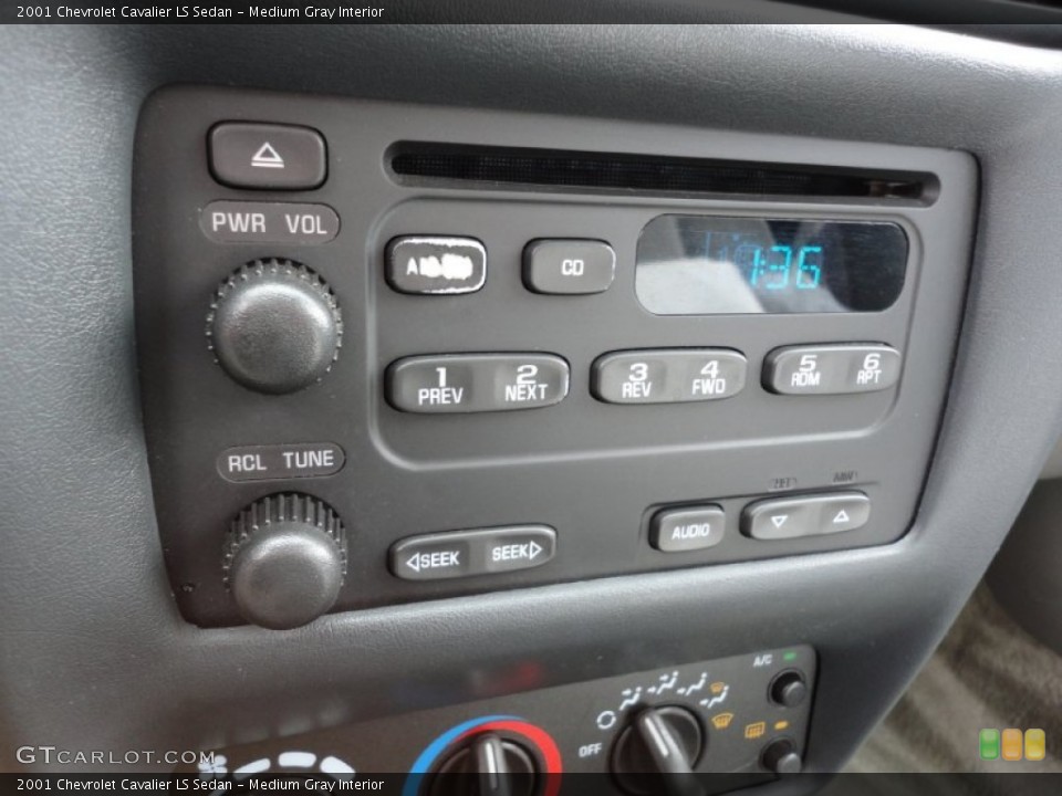 Medium Gray Interior Audio System for the 2001 Chevrolet Cavalier LS Sedan #54790908