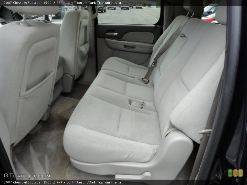 Light Titanium/Dark Titanium Interior Photo for the 2007 Chevrolet Suburban 1500 LS 4x4 #54791259