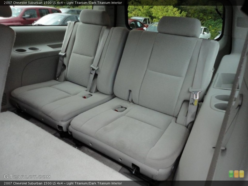 Light Titanium/Dark Titanium Interior Photo for the 2007 Chevrolet Suburban 1500 LS 4x4 #54791262