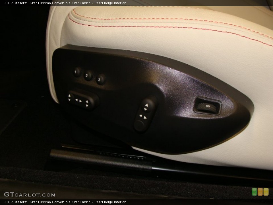 Pearl Beige Interior Controls for the 2012 Maserati GranTurismo Convertible GranCabrio #54801910