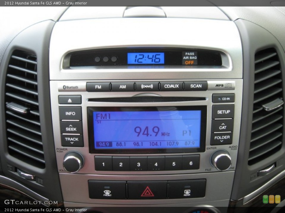 Gray Interior Controls for the 2012 Hyundai Santa Fe GLS AWD #54830191