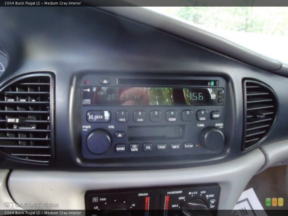 Medium Gray Interior Audio System for the 2004 Buick Regal LS #54833389