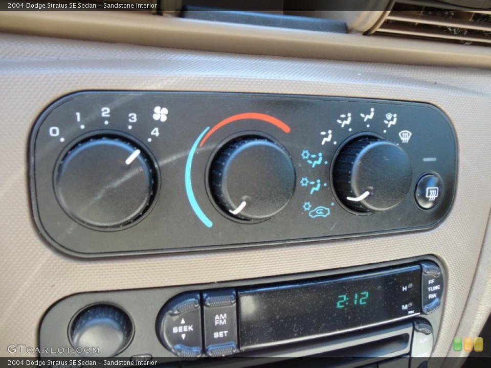 Sandstone Interior Controls for the 2004 Dodge Stratus SE Sedan #54836953