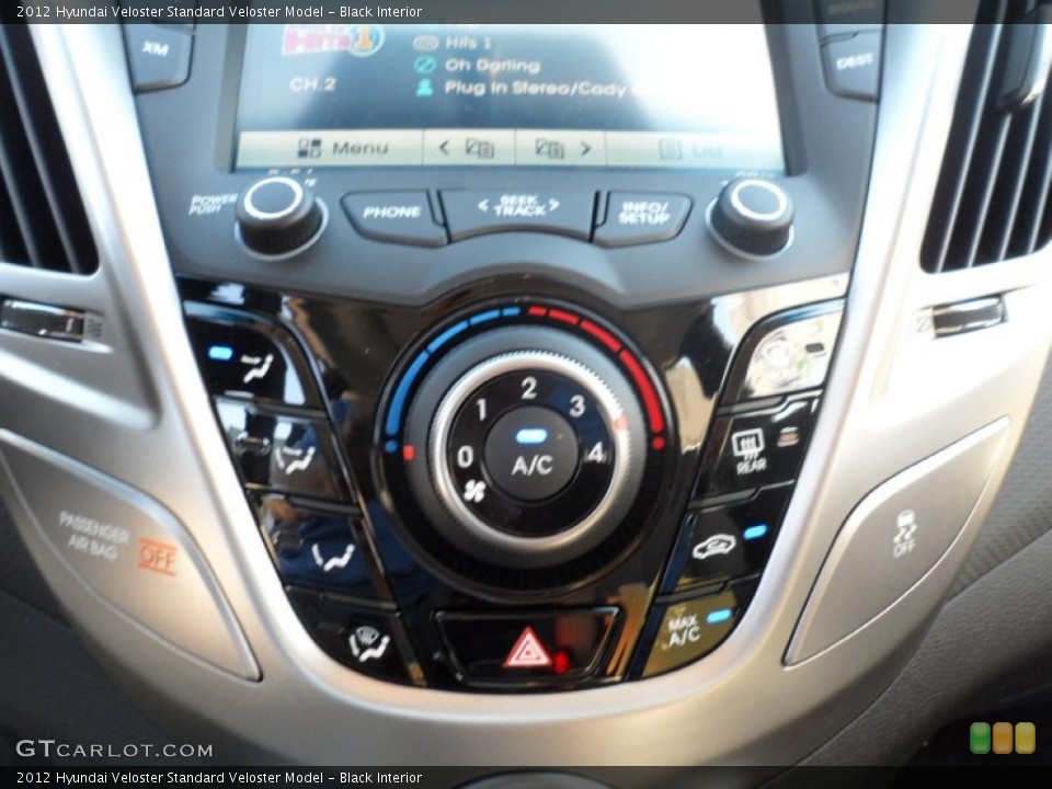 Black Interior Controls for the 2012 Hyundai Veloster  #54841474