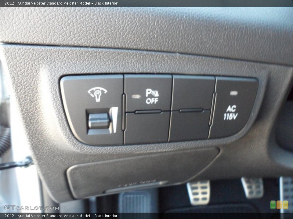 Black Interior Controls for the 2012 Hyundai Veloster  #54841519