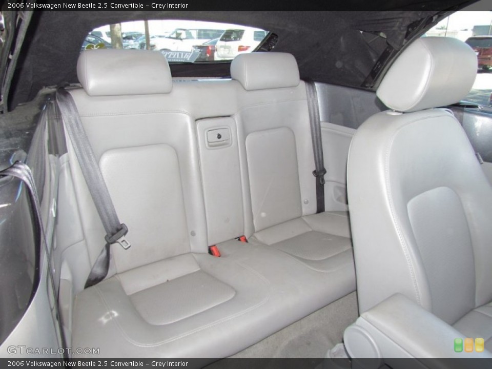 Grey Interior Photo for the 2006 Volkswagen New Beetle 2.5 Convertible #54858787