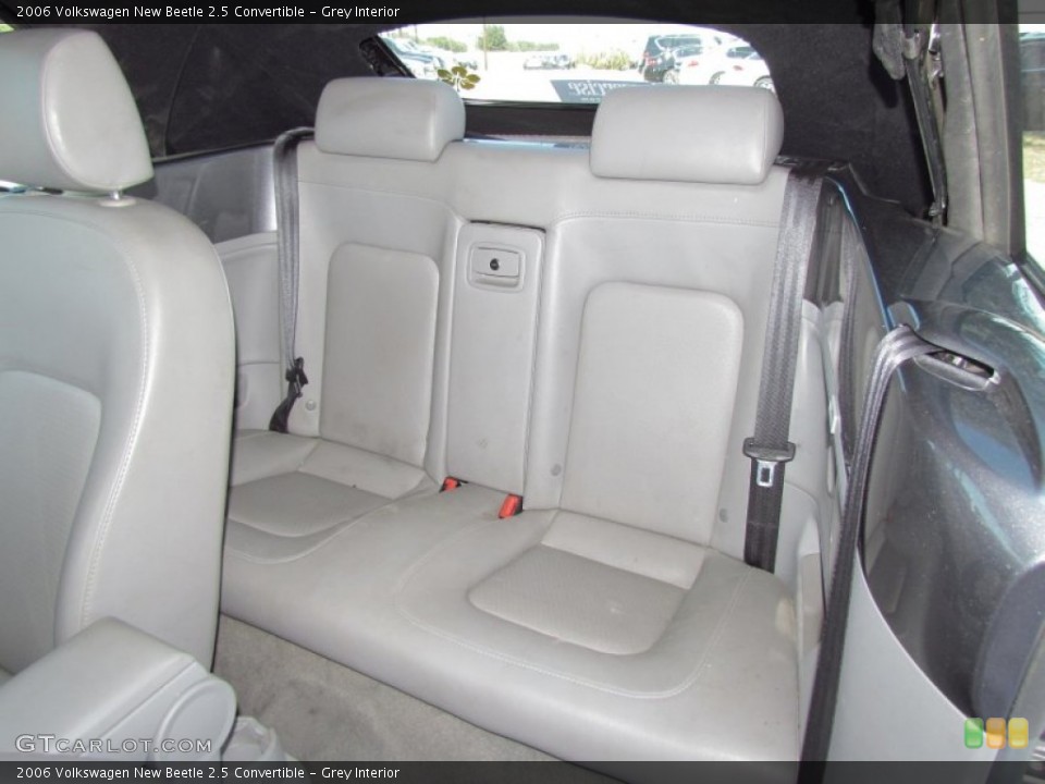 Grey Interior Photo for the 2006 Volkswagen New Beetle 2.5 Convertible #54858796