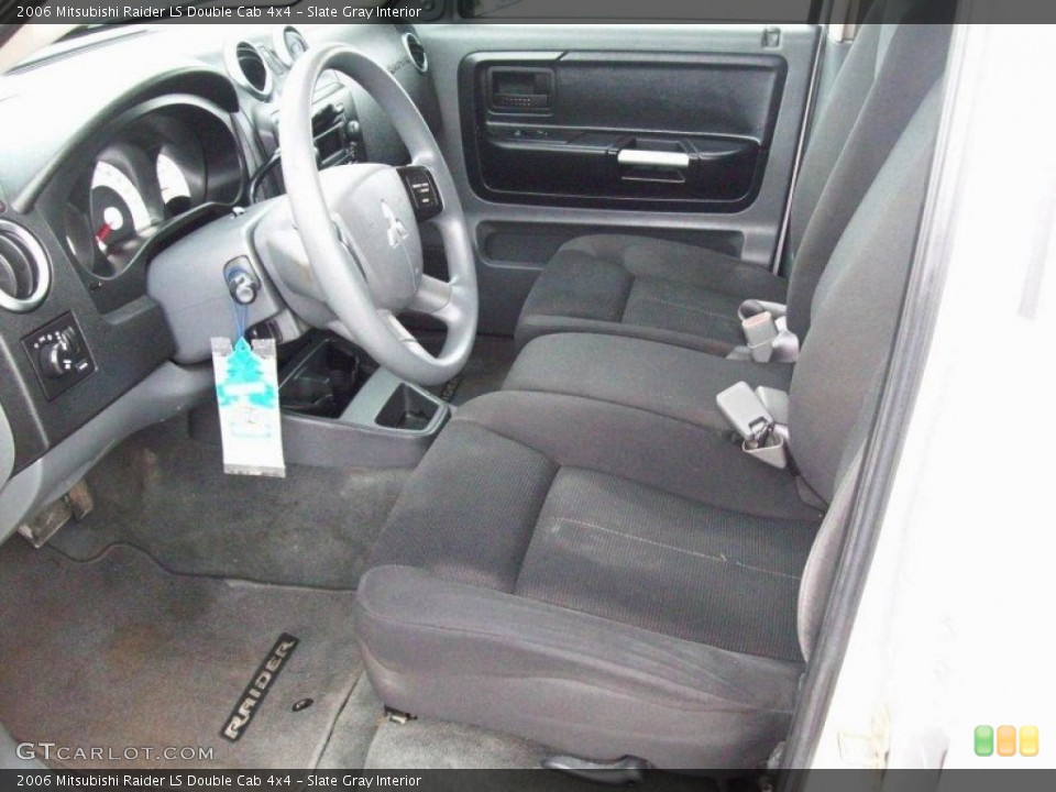 Slate Gray Interior Photo for the 2006 Mitsubishi Raider LS Double Cab 4x4 #54861571