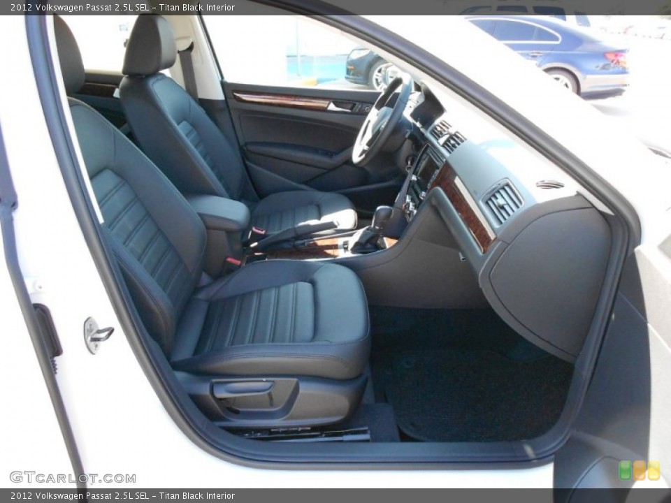 Titan Black Interior Photo for the 2012 Volkswagen Passat 2.5L SEL #54863242