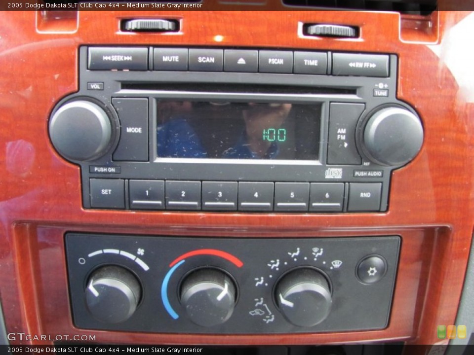 Medium Slate Gray Interior Audio System for the 2005 Dodge Dakota SLT Club Cab 4x4 #54879184