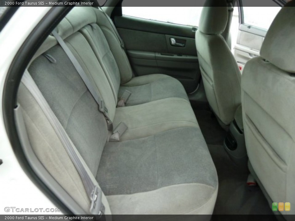 Medium Graphite Interior Photo for the 2000 Ford Taurus SES #54881413
