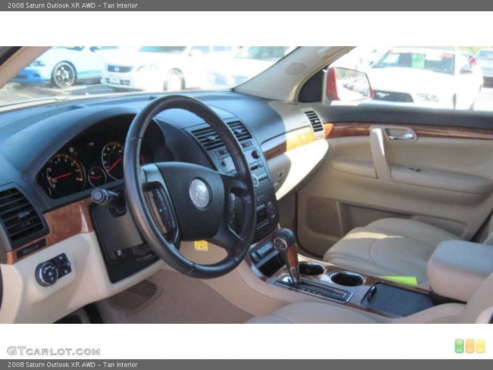 Tan Interior Photo for the 2008 Saturn Outlook XR AWD #54885640